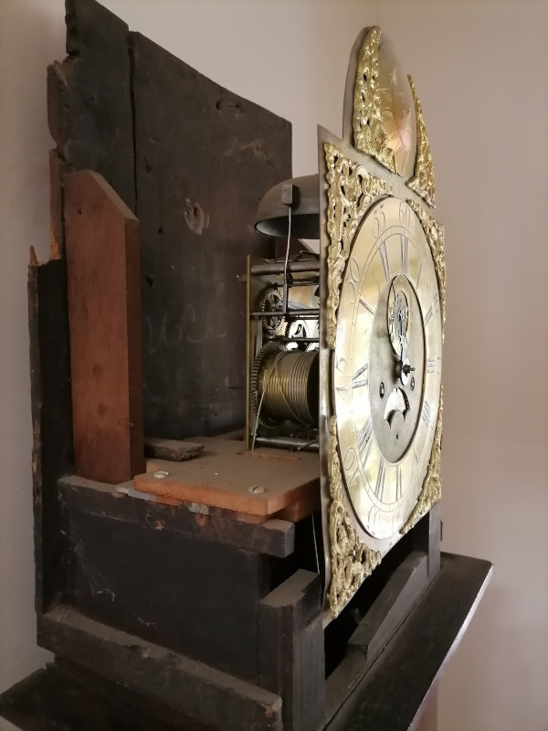 longcase clock